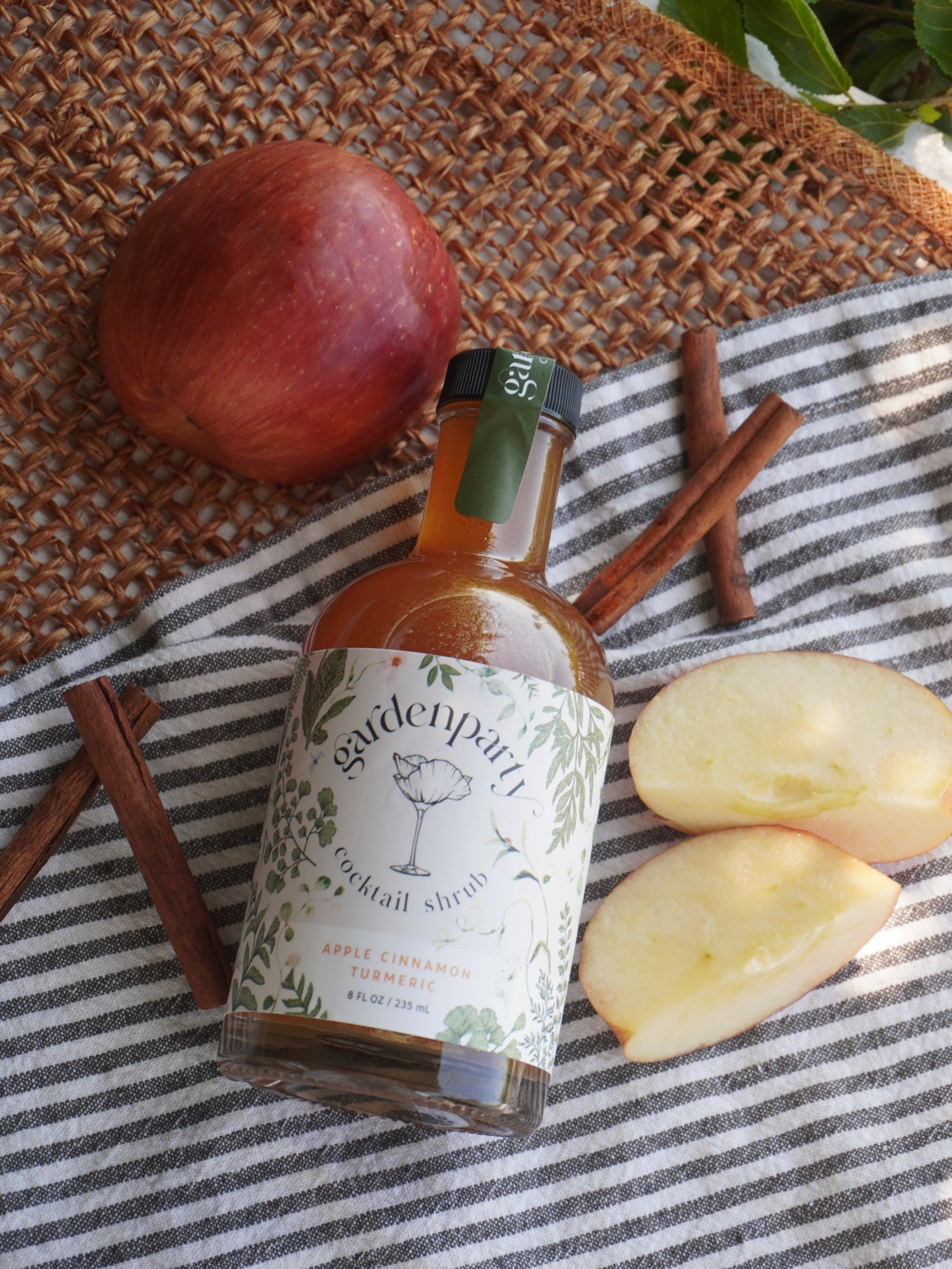 Apple Cinnamon Turmeric